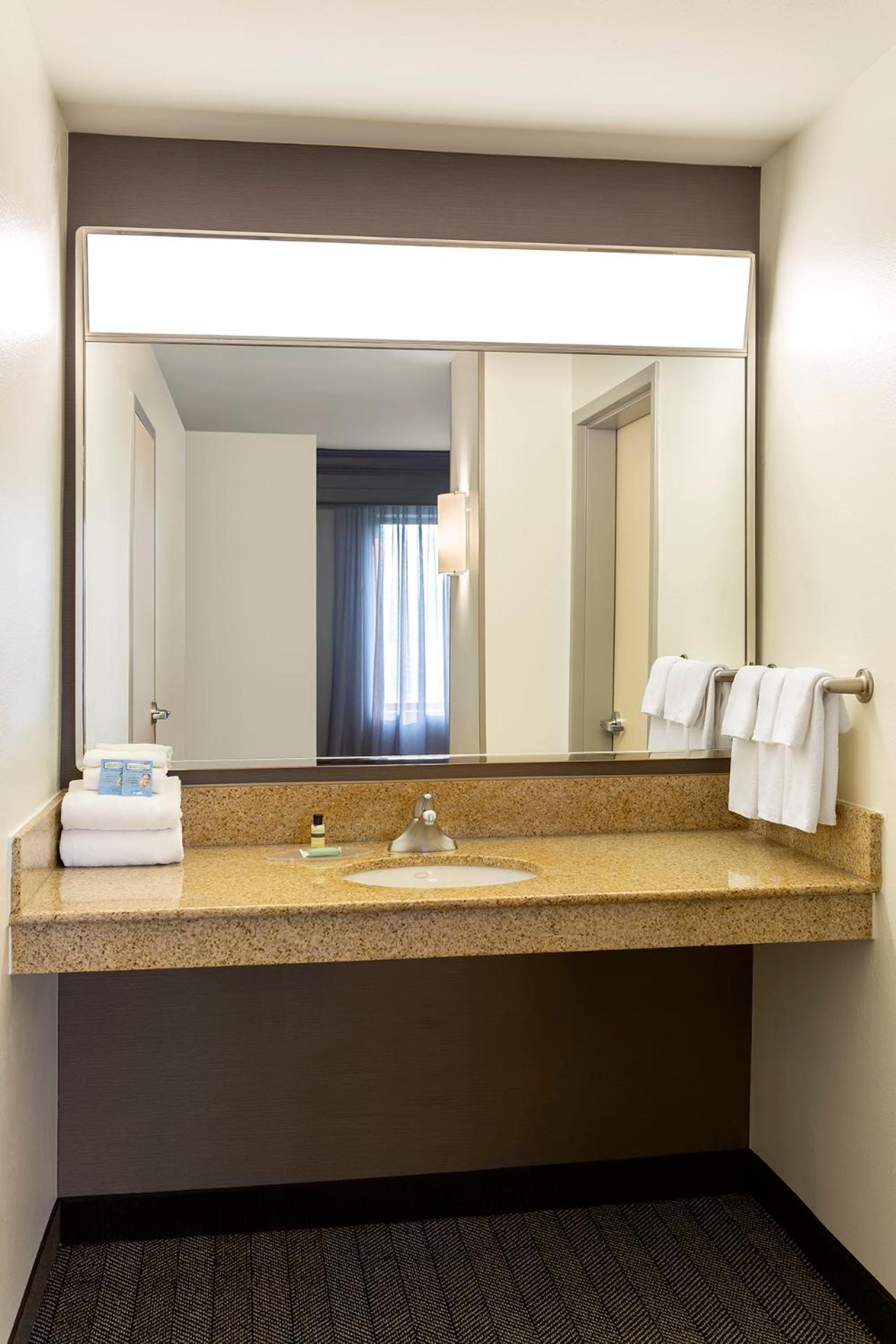 Hotel Courtyard By Marriott Madison West / Middleton Extérieur photo